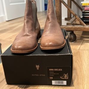 Frye  Anna Chelsea boot size 9